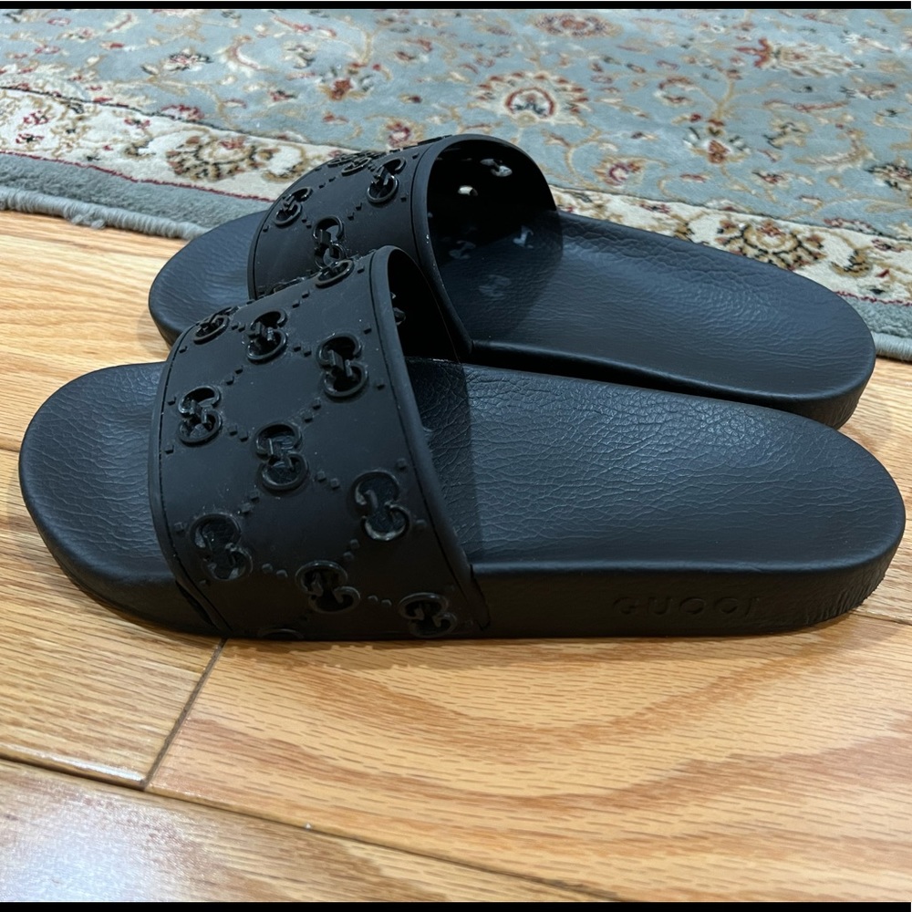 Gucci leather slides (black) (size 10)